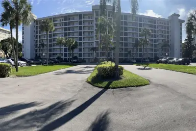 3100 N Palm Aire Dr #304, Pompano Beach: photo 1 of 58