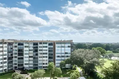 1000 Saint Charles Pl #522, Pembroke Pines: photo 1 of 29