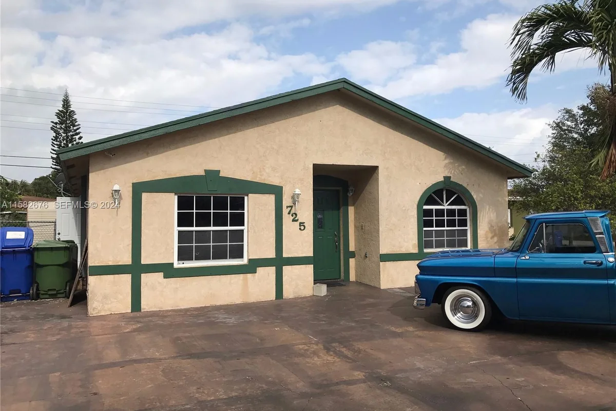 725 NW 19th Ter, Fort Lauderdale: photo 1 of 17