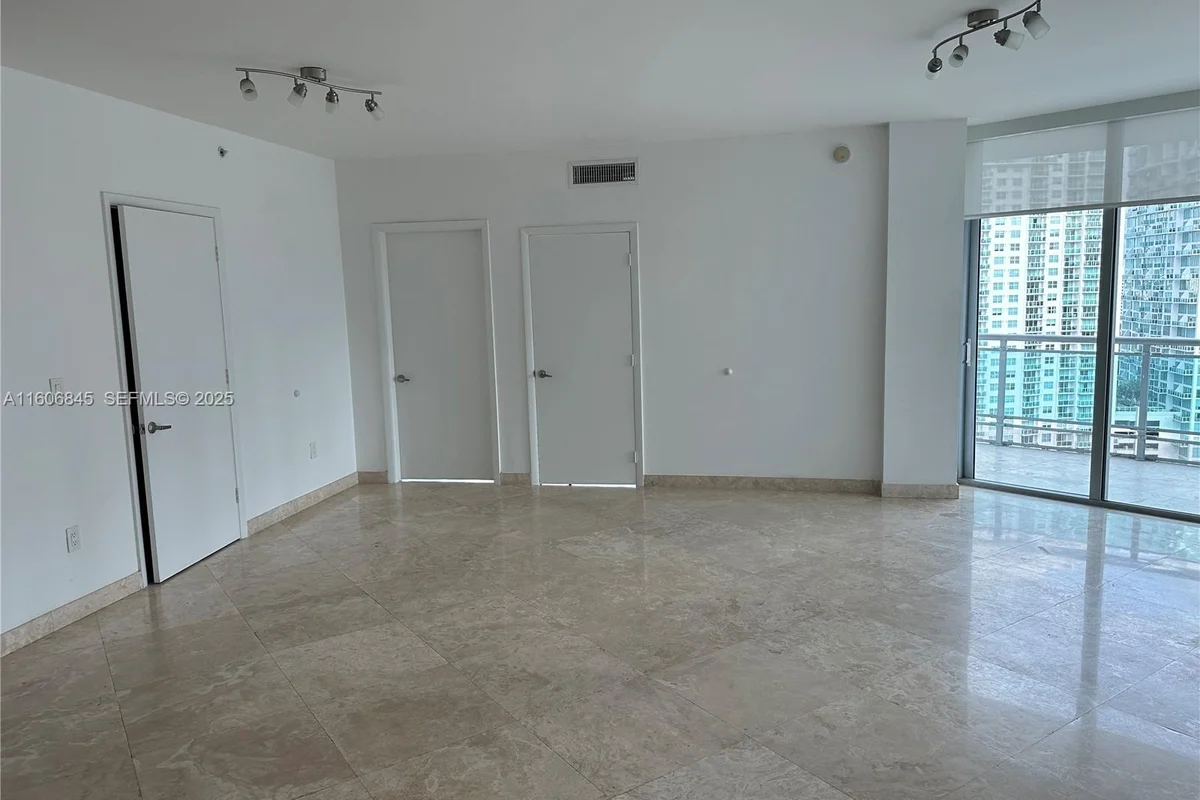 350 S Miami Ave #2302, Miami: photo 1 of 32