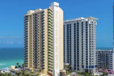 17375 Collins Ave #705, Sunny Isles Beach: photo 1 of 20