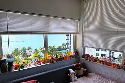 19201 Collins Ave #744, Sunny Isles Beach: photo 1 of 11