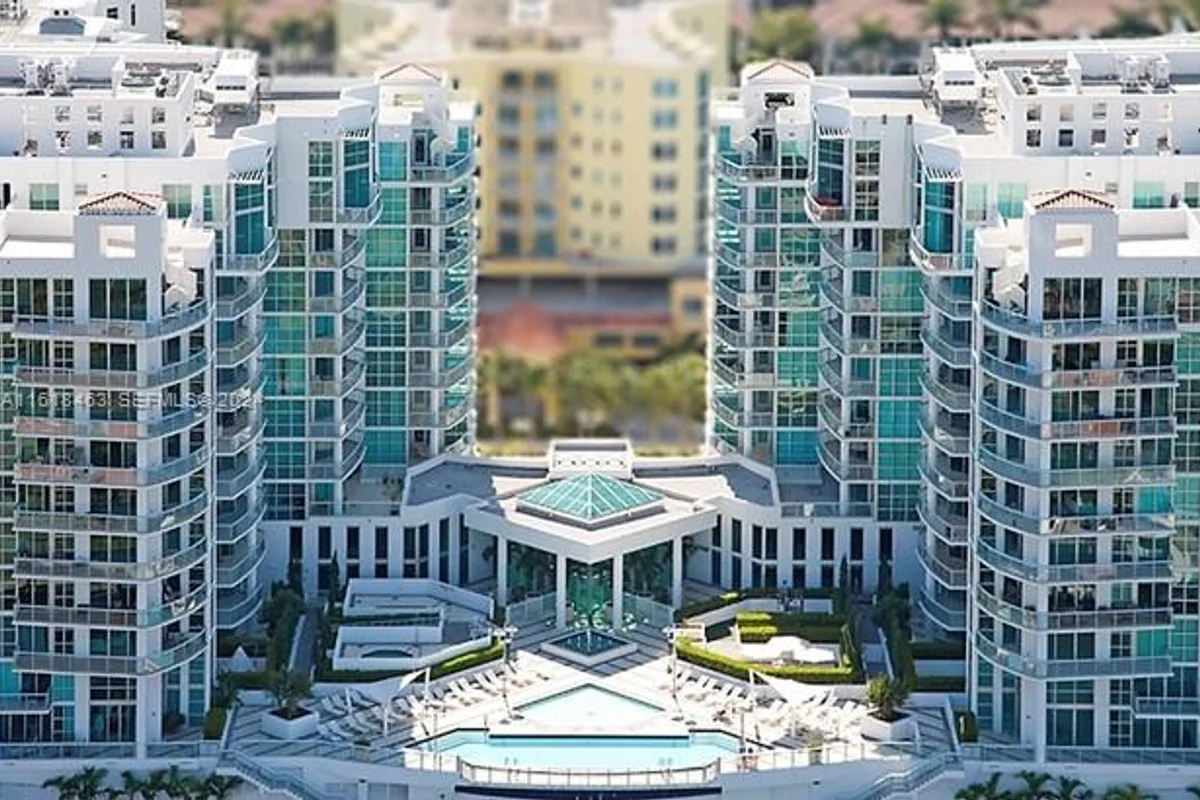 3131 NE 188th St #1-609, Aventura: photo 1 of 59