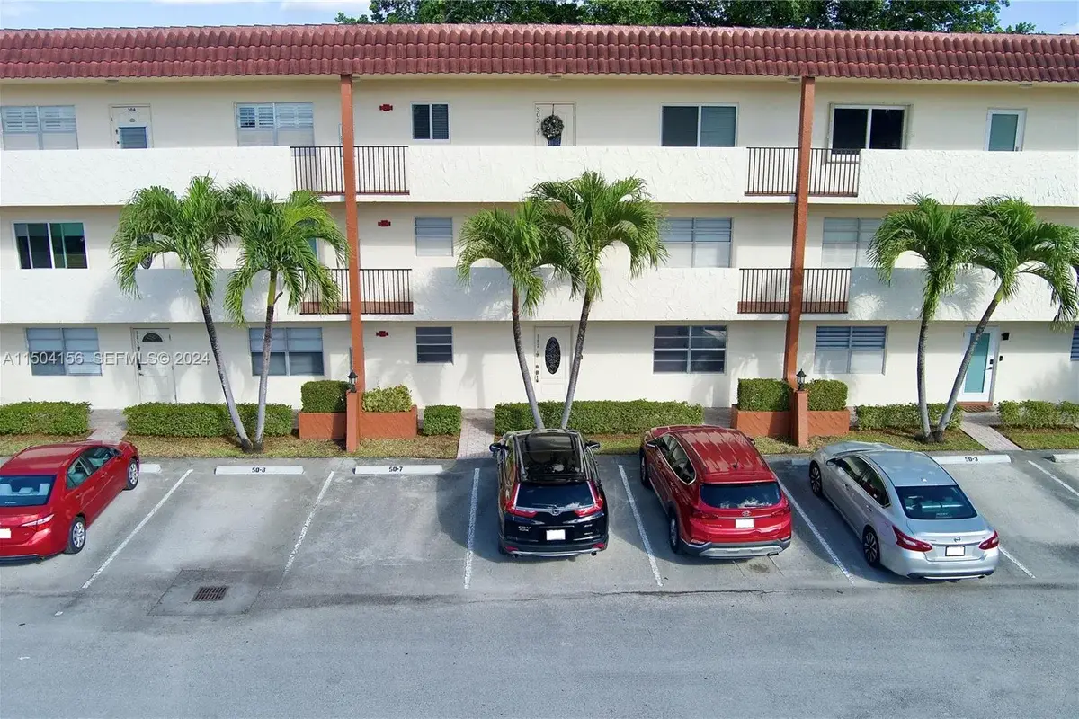 281 S Hollybrook Dr #103, Pembroke Pines: photo 1 of 20