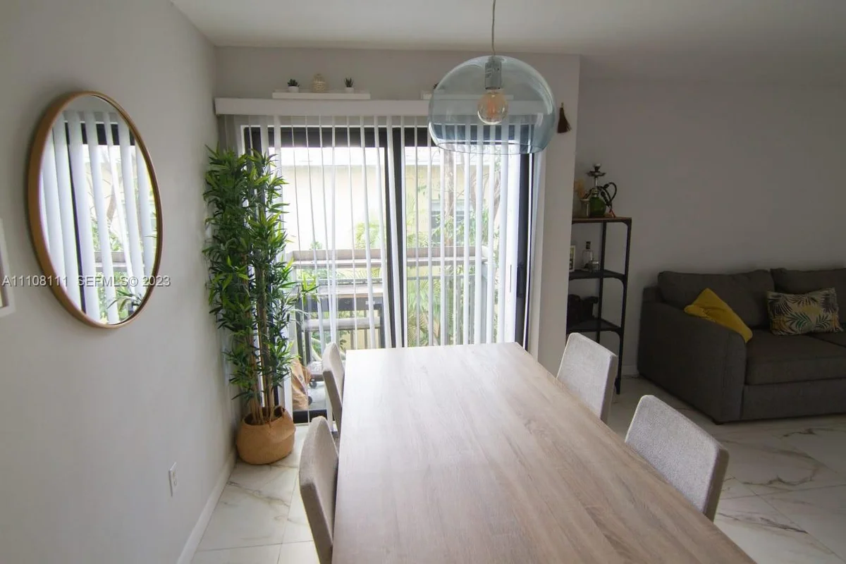 753 Michigan #3A, Miami Beach: photo 1 of 19