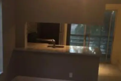 Condo in Davie: photo 1 of 5