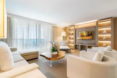 102 24th St #1115, Miami Beach: photo 1 of 27