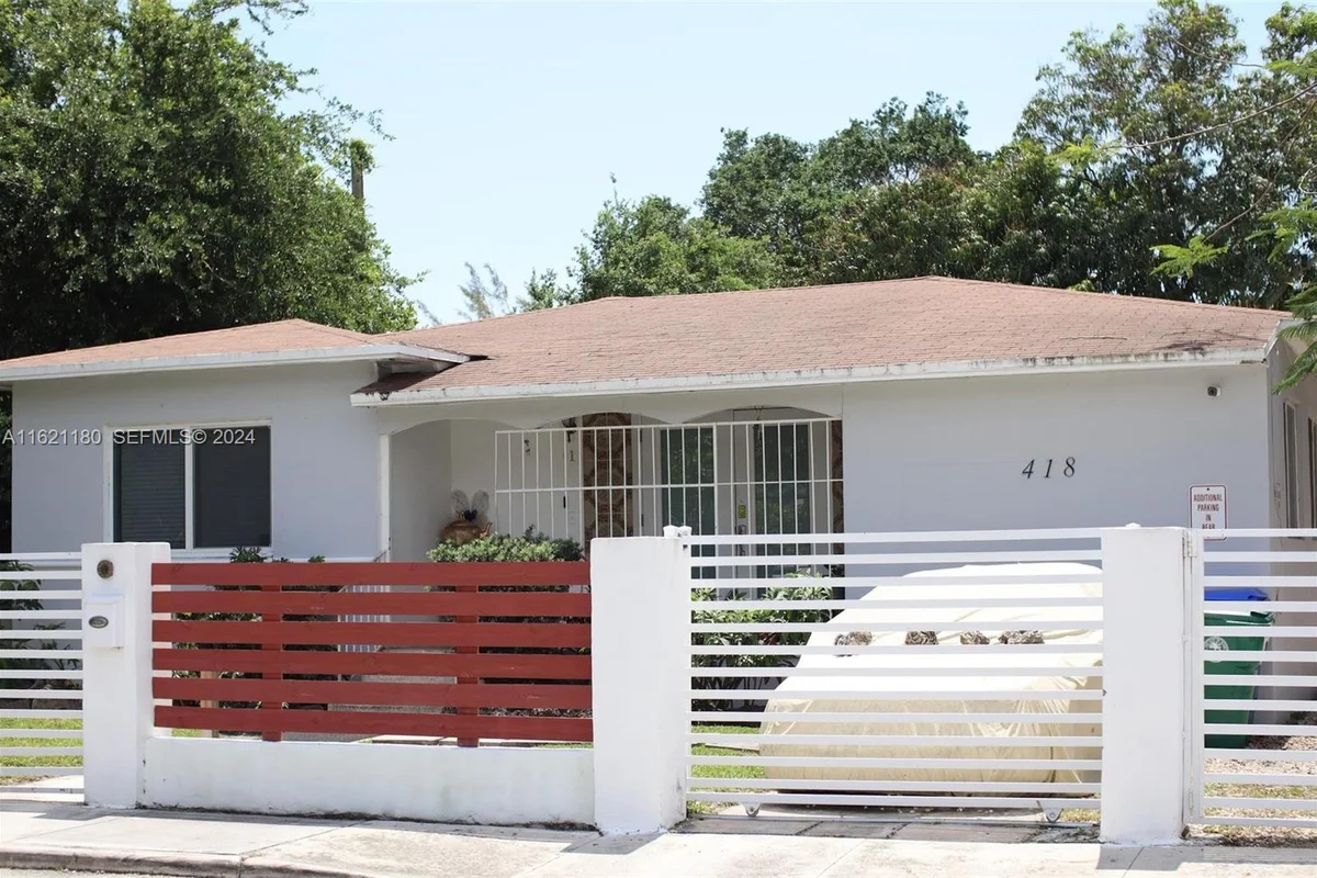 418 NW 47th St, Miami: photo 1 of 24