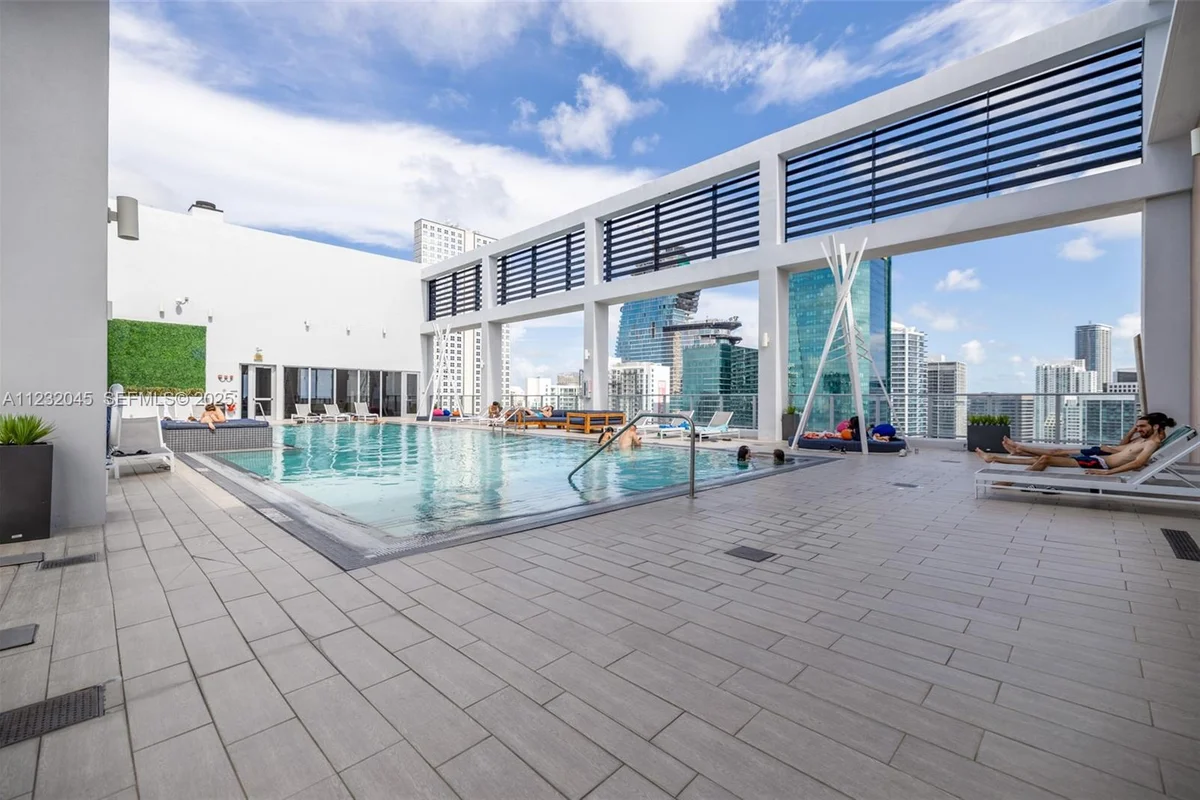 151 SE 1st St #809, Miami: photo 1 of 44