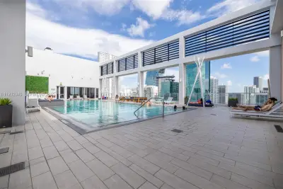 151 SE 1st St #809, Miami: photo 1 of 44