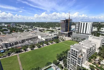 121 NE 34 St #2215, Miami: photo 1 of 17