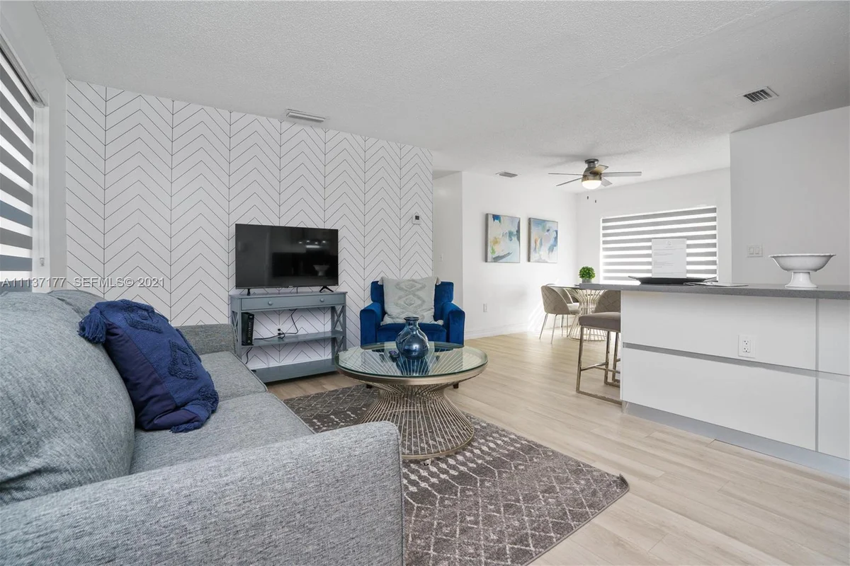20077 SW 87th Pl, Cutler Bay: photo 1 of 32