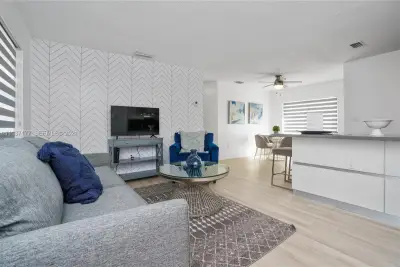 20077 SW 87th Pl, Cutler Bay: photo 1 of 32