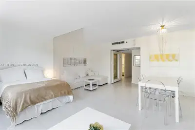 100 Lincoln Rd #306, Miami Beach: photo 1 of 18