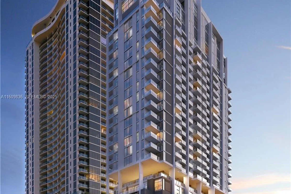 1642 NE 1st Ave #2308, Miami: photo 1 of 6