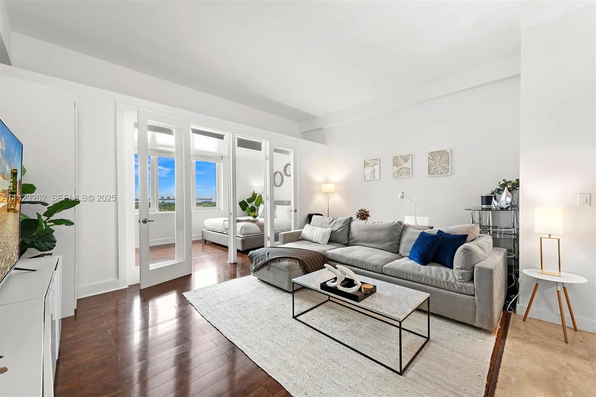 Condo in Miami Beach: photo 1 of 30