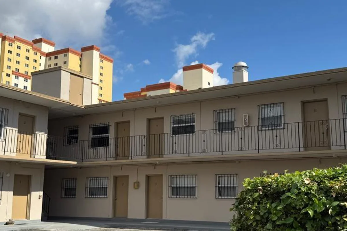 100 NE 78th St #9, Miami: photo 1 of 15