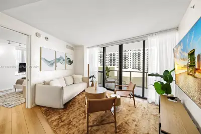 2201 Collins Ave #811, Miami Beach: photo 1 of 39