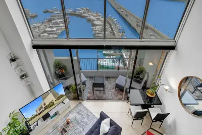 555 NE 15th St #T4, Miami: photo 1 of 43