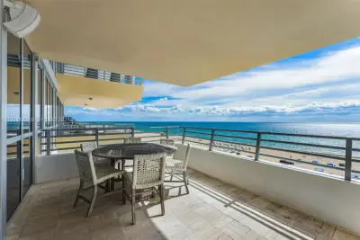 101 Ocean Dr #907, Miami Beach: photo 1 of 32