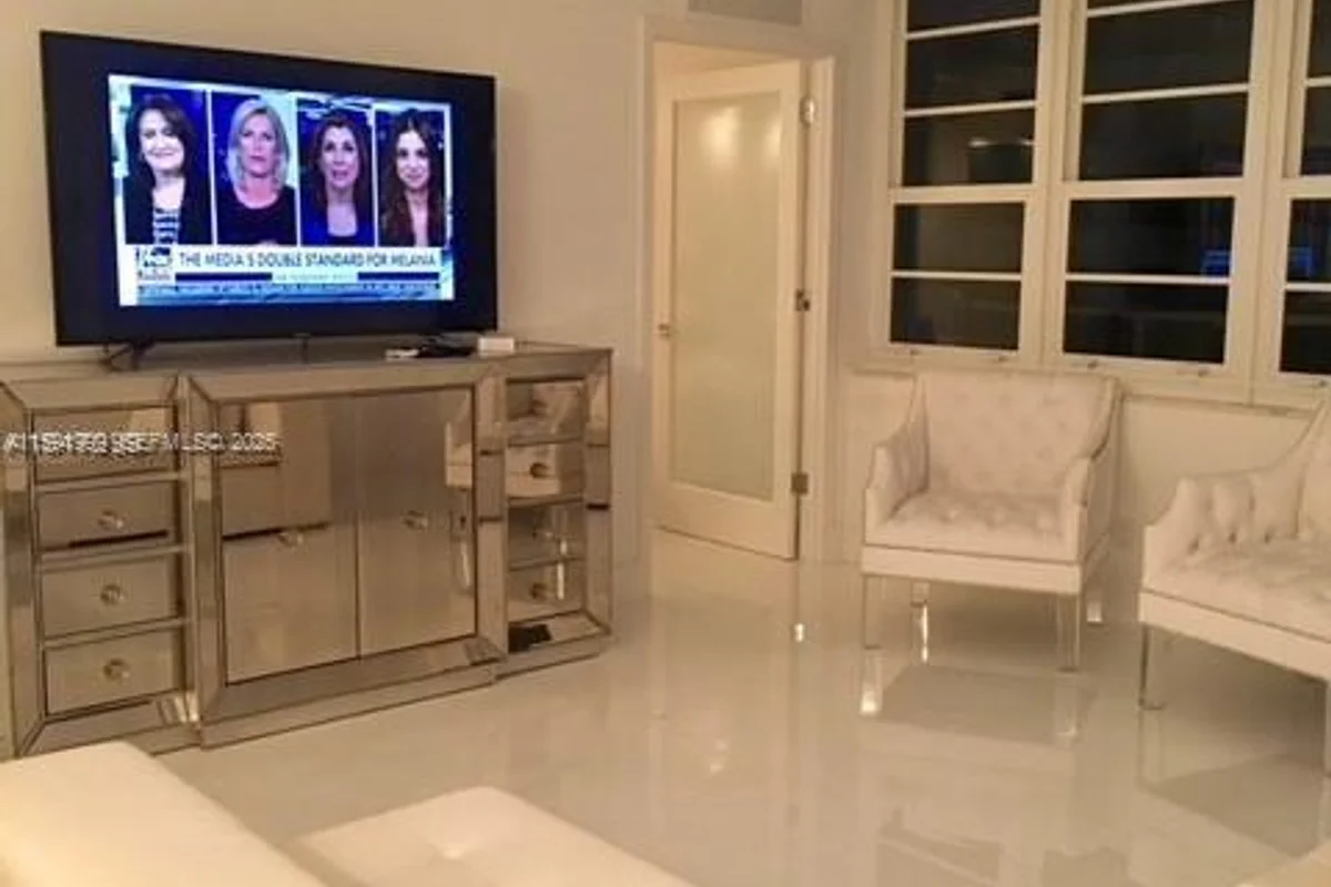 100 Lincoln Rd #711, Miami Beach: photo 1 of 29