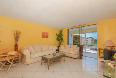 2861 Somerset Dr #317, Lauderdale Lakes: photo 1 of 33