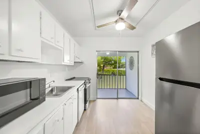 7360 NW 1st St #205, Margate: photo 1 of 34