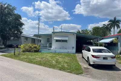 8581 SW 20th Pl, Davie: photo 1 of 8