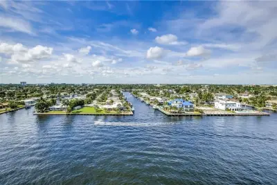 Condo in Pompano Beach: photo 1 of 34