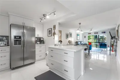 811 S Hollybrook Dr #301, Pembroke Pines: photo 1 of 77
