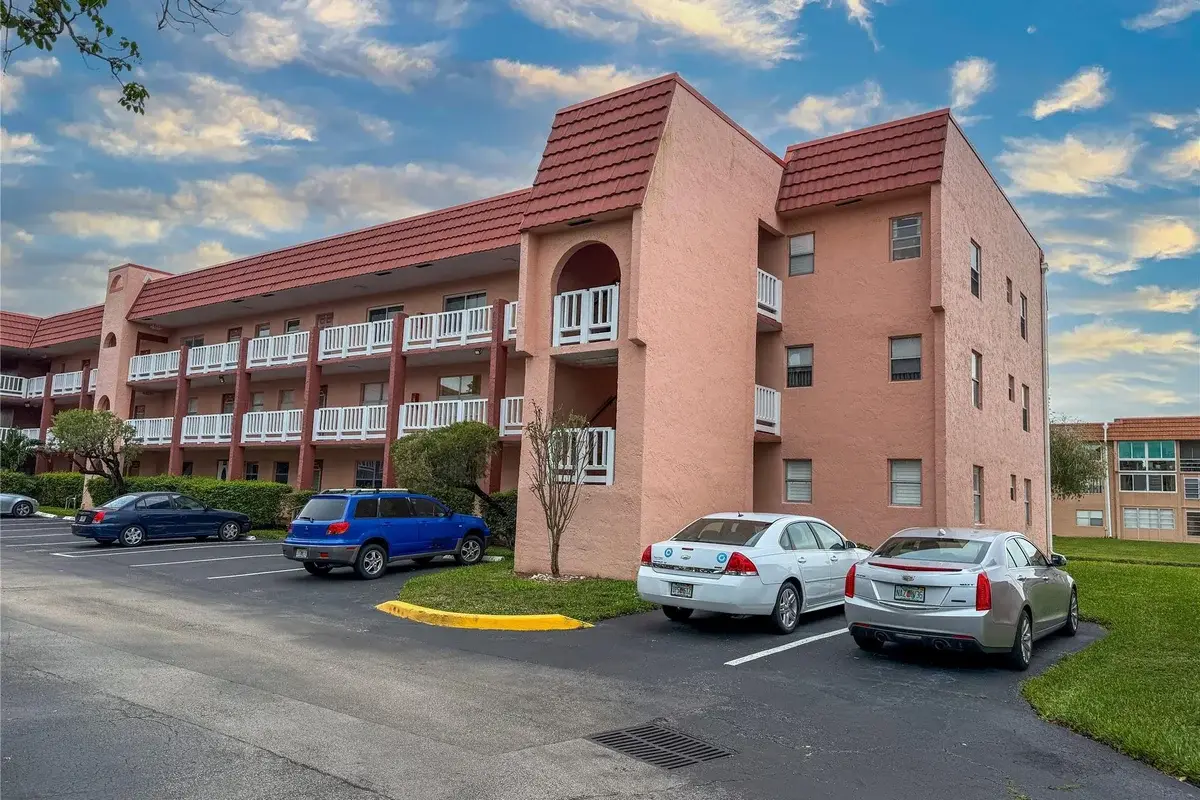 9460 Sunrise Lake Blvd #212, Sunrise: photo 1 of 34