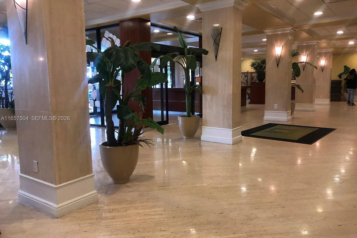 400 Kings Point Dr #328, Sunny Isles Beach: photo 1 of 25