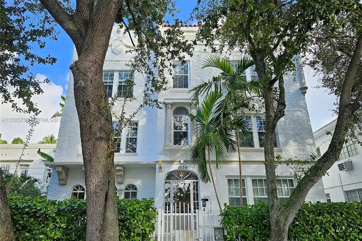 1559 Michigan Ave #104, Miami Beach: photo 1 of 14