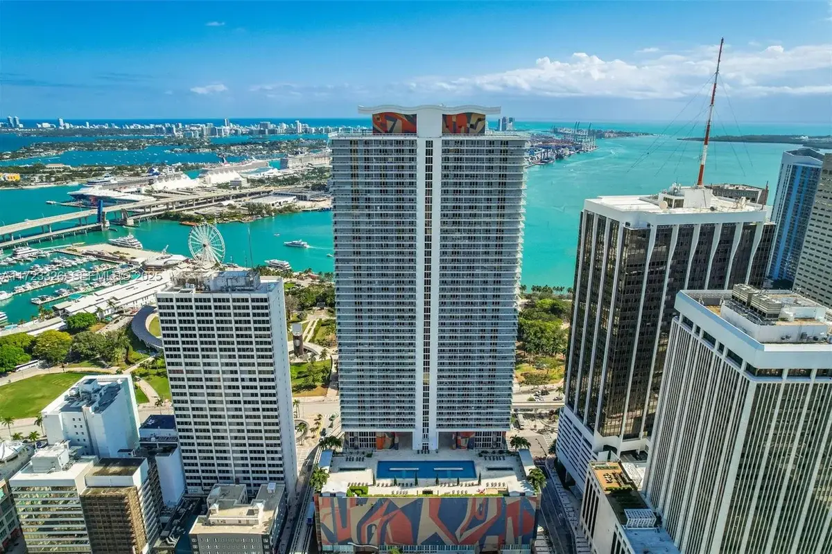 50 Biscayne Blvd #4208, Miami: photo 1 of 41