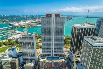 50 Biscayne Blvd #4208, Miami: photo 1 of 41
