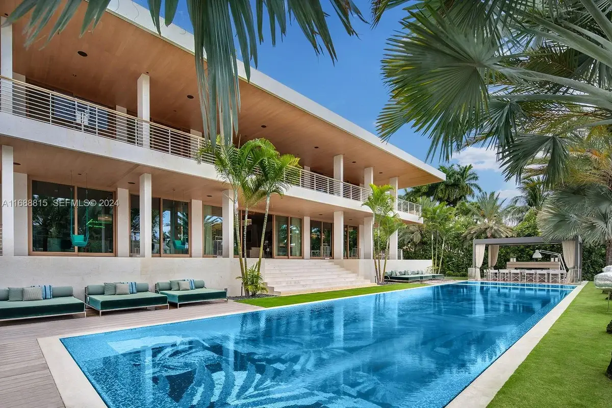 1510 W 25th St, Miami Beach: photo 1 of 39