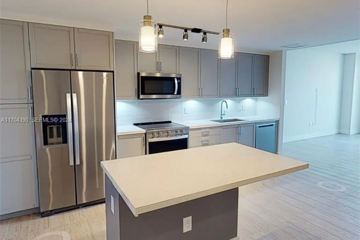 215 N New River Dr E #2420, Fort Lauderdale: photo 1 of 20