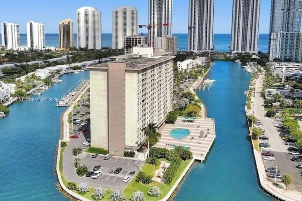 400 Kings Point Dr #810, Sunny Isles Beach: photo 1 of 12