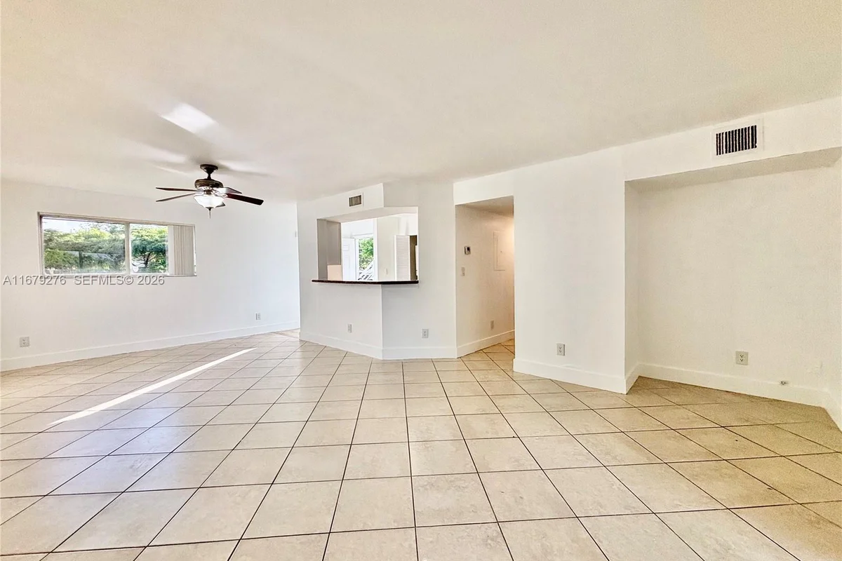 3405 NW 44th St #104, Oakland Park: photo 1 of 23