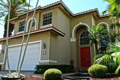House in Hollywood: photo 1 of 31