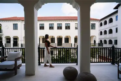 504 Malaga Ave #T14, Coral Gables: photo 1 of 35