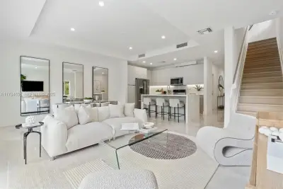 1567 NW 94th Way #10, Coral Springs: photo 1 of 38