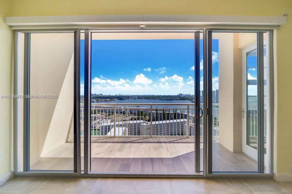 18031 Biscayne Blvd #PH01, Aventura: photo 1 of 33