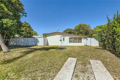 1753 NE 178th St, North Miami Beach: photo 1 of 30