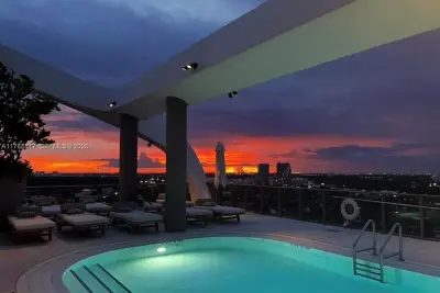 2678 Tigertail #1009, Miami: photo 1 of 45