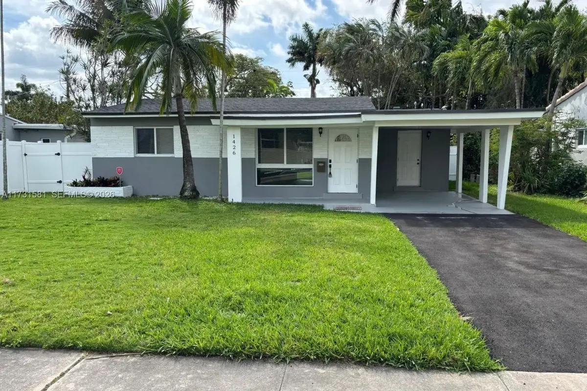 1426 Arthur St, Hollywood: photo 1 of 23
