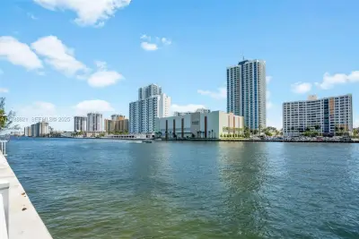 600 Parkview Dr #422, Hallandale Beach: photo 1 of 37