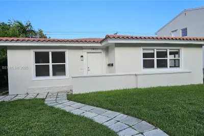 3621 Ponce De Leon Blvd, Coral Gables: photo 1 of 14