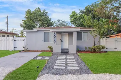 6039 SW 38th St, Miramar: photo 1 of 28