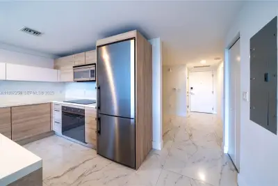 16385 Biscayne Blvd #417, North Miami Beach: photo 1 of 37